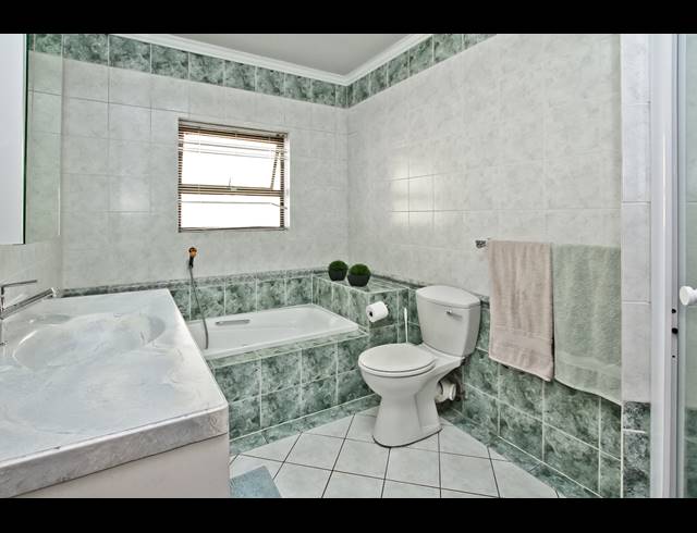 4 BEDROOM HOUSE FOR SALE IN KENSINGTON